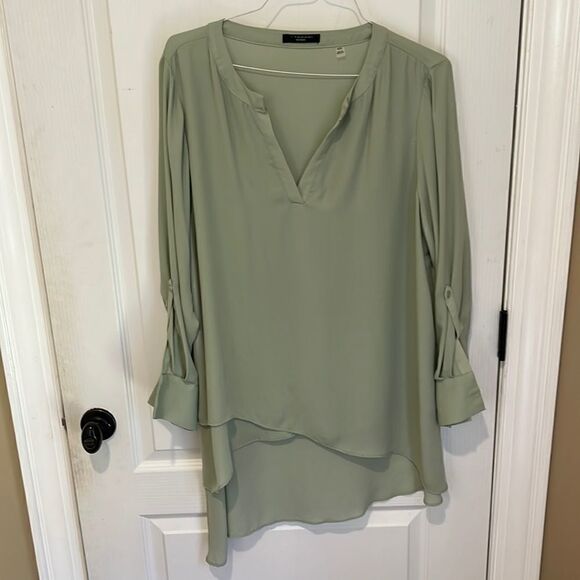 Tahari extra long age green blouse with tiered front detail - Picture 1 of 5